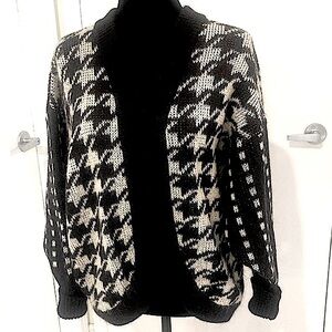 JAEGER LONDON Vintage 1980’s Short Wool Open black & Creme Mohair Size Large